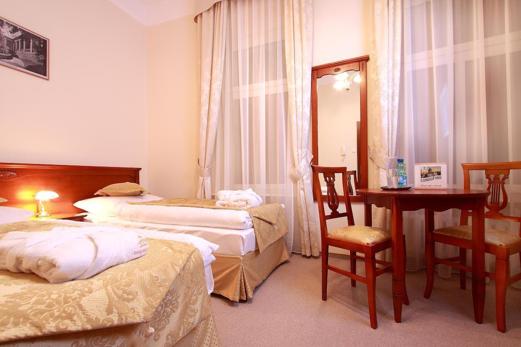 Zdroj Wojciech Aparthotel Lądek-Zdrój Rom bilde
